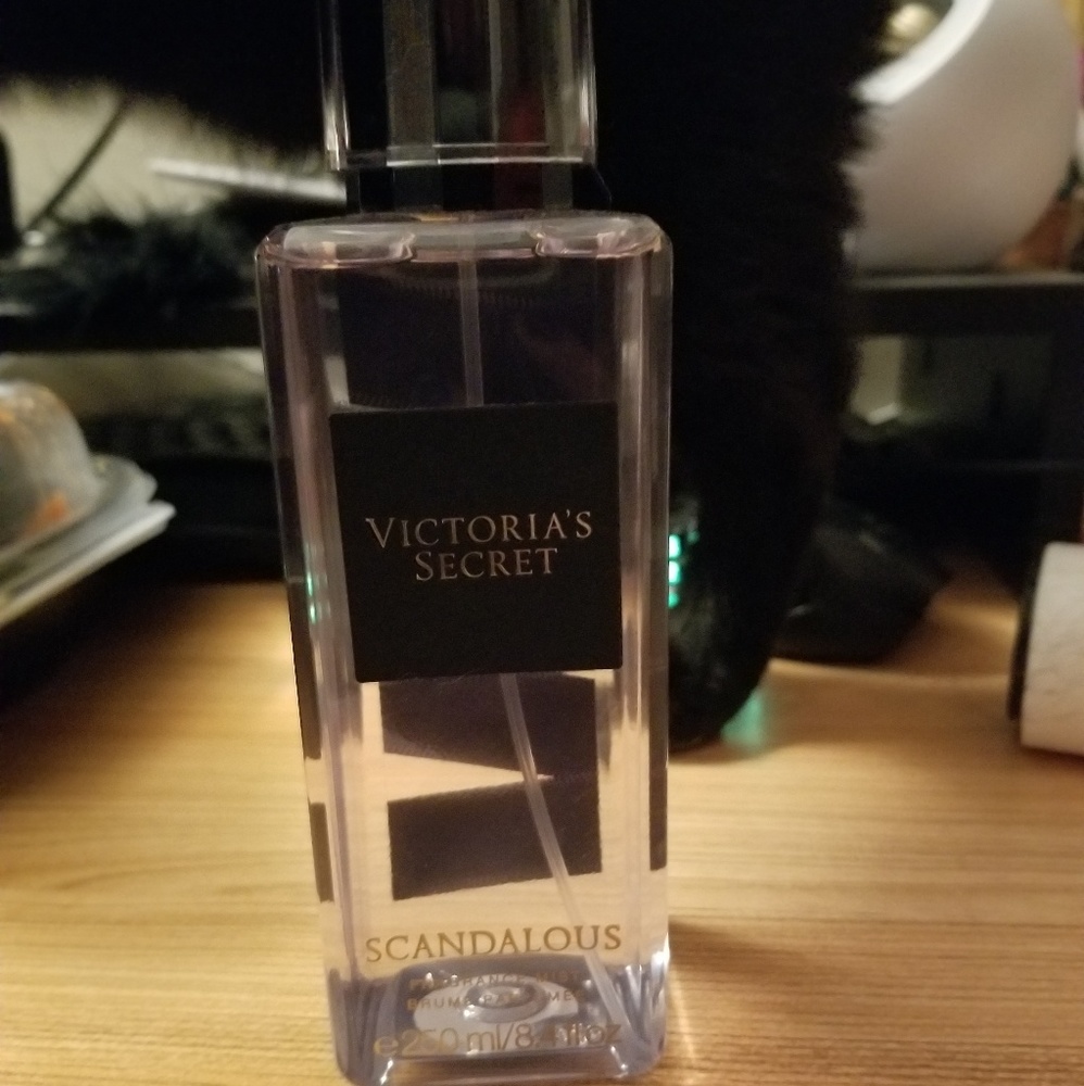 Scandalous fragrance mist